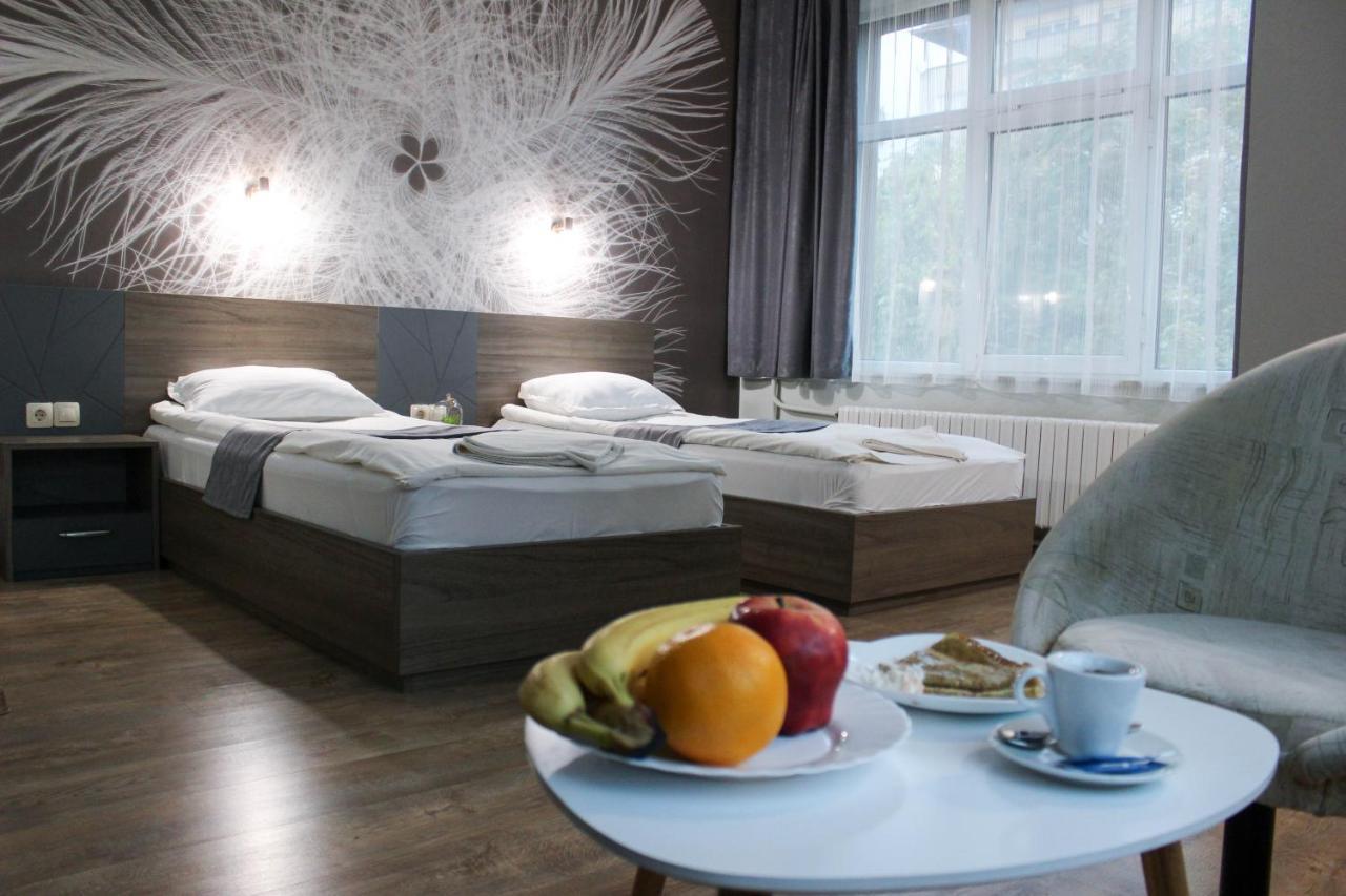 Hotel Ezeroto Stara Zagora Ngoại thất bức ảnh