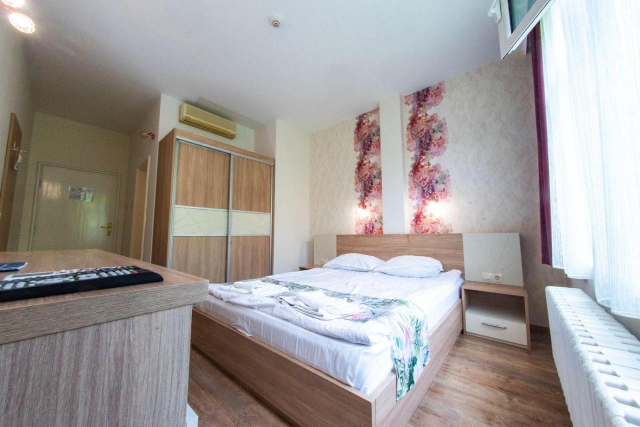 Hotel Ezeroto Stara Zagora Ngoại thất bức ảnh