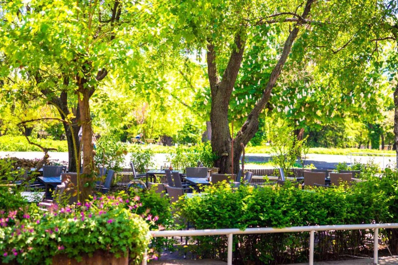 Hotel Ezeroto Stara Zagora Ngoại thất bức ảnh