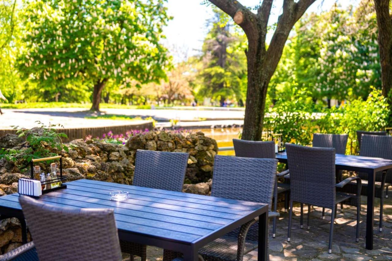 Hotel Ezeroto Stara Zagora Ngoại thất bức ảnh