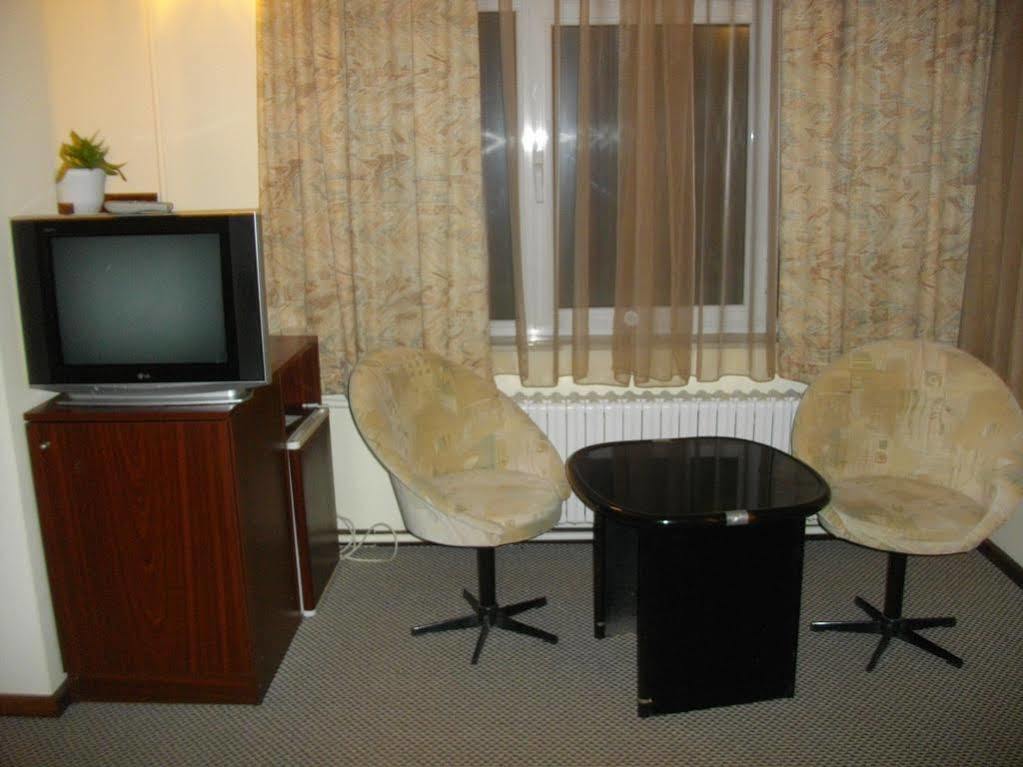 Hotel Ezeroto Stara Zagora Ngoại thất bức ảnh