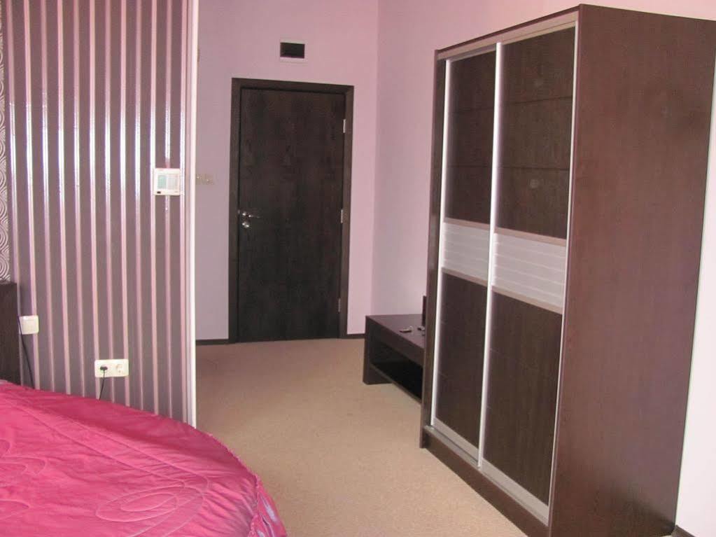 Hotel Ezeroto Stara Zagora Ngoại thất bức ảnh