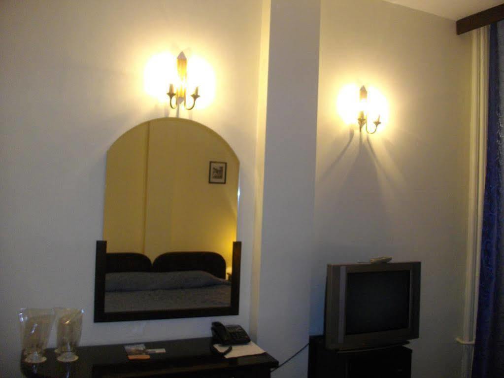 Hotel Ezeroto Stara Zagora Ngoại thất bức ảnh
