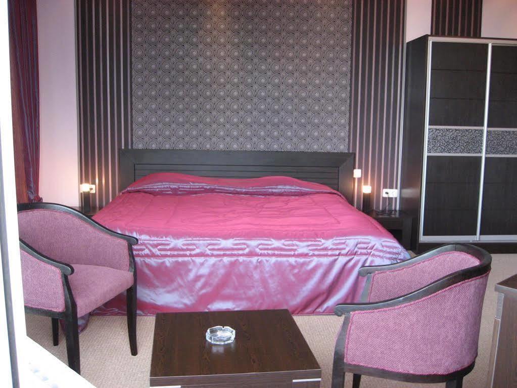 Hotel Ezeroto Stara Zagora Ngoại thất bức ảnh