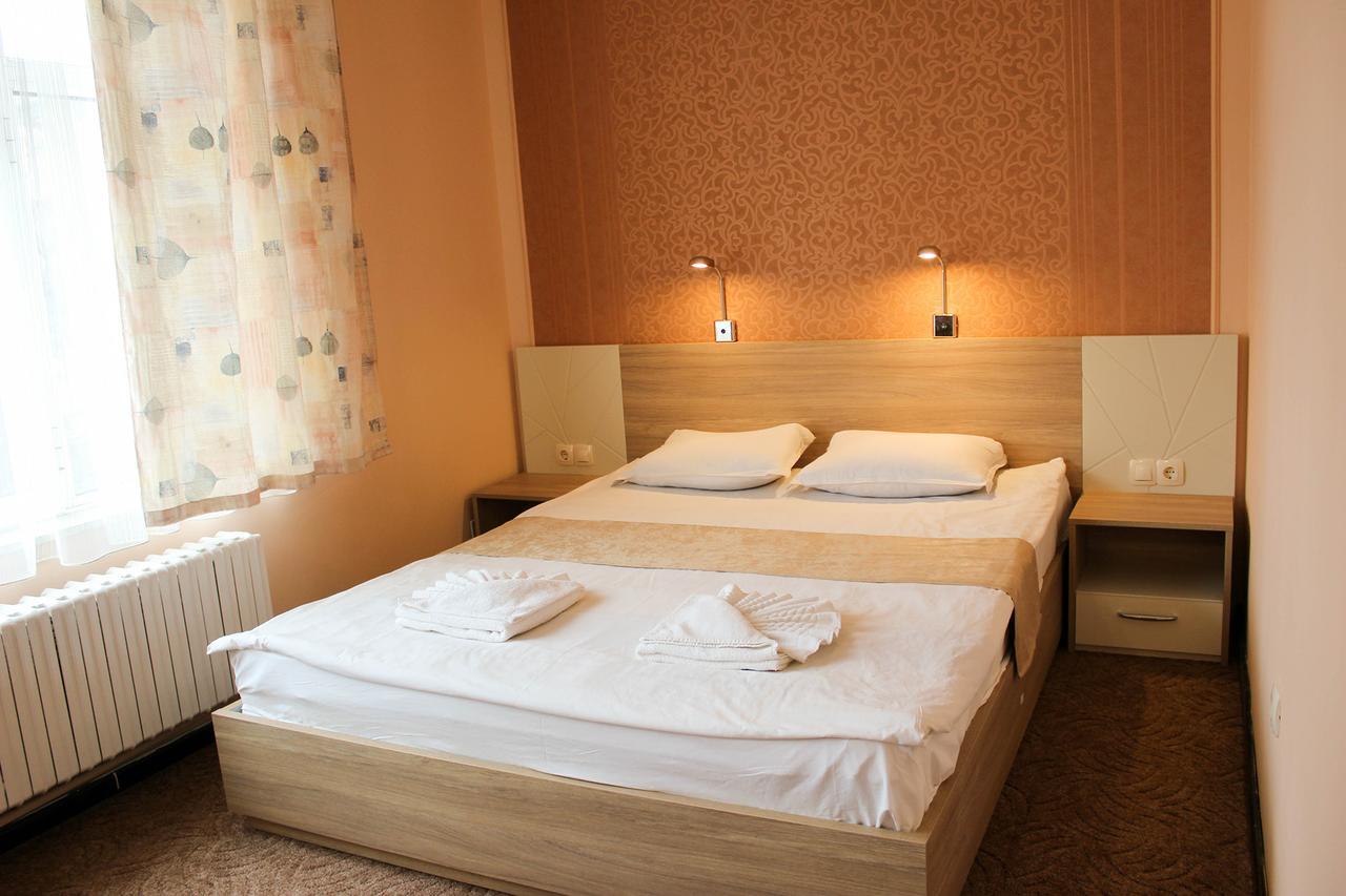 Hotel Ezeroto Stara Zagora Ngoại thất bức ảnh